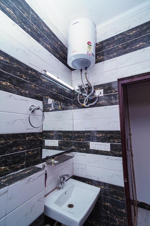 Golden Residency Hotel New Delhi Ngoại thất bức ảnh