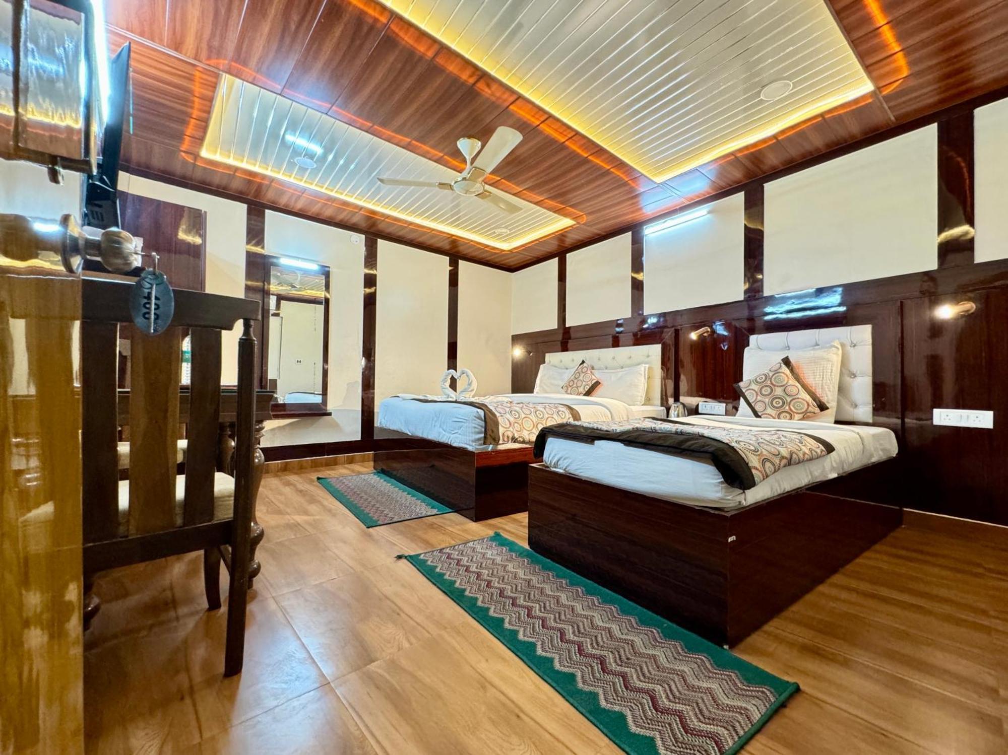 Golden Residency Hotel New Delhi Ngoại thất bức ảnh