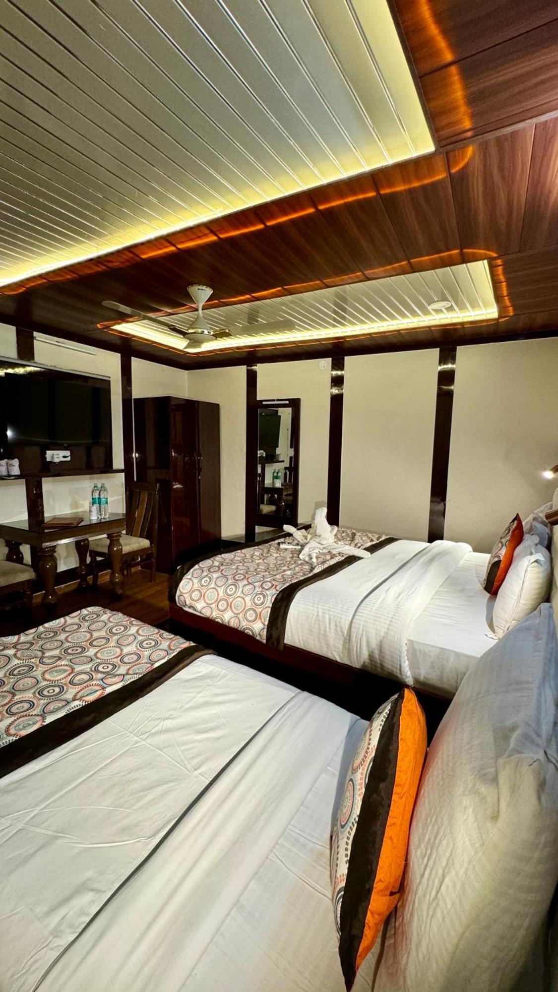 Golden Residency Hotel New Delhi Ngoại thất bức ảnh